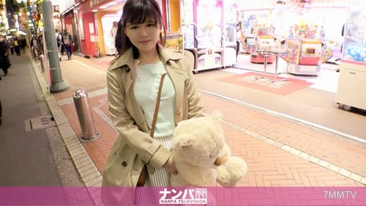 200GANA-2070 真正軟派,初次拍攝。在1359遊戲中心一個人玩的時候被搭訕成功!面對男優強硬的進攻雖然有些退縮但還是被帶著做了愛,這位現役JD!!