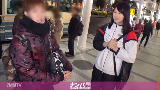 200GANA-2242 真正軟派,初拍。1447 身高175公分的巨乳運動系JD拿下!!看似認真的羽球女生被男優帶節奏,露出F罩杯美巨乳,用電動按摩器弄敏感部位讓她興奮後插入!彈跳不停的美乳和美臀必看!!!