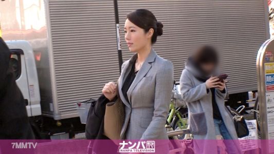 200GANA-2264 真正軟派，初次拍攝。 在1463根本營業中的西裝美女被搭訕！品味與智慧溢於言表的我們和她是不同世界的人，沒想到…身體被玩弄後角色崩潰♪「超堅實」型的女性變成了「超色情」的性欲怪物♪