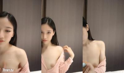 女子校生並みの美貌を持つ超清純派美少女で、年上から見るとイイ女って実はドスケベ。
