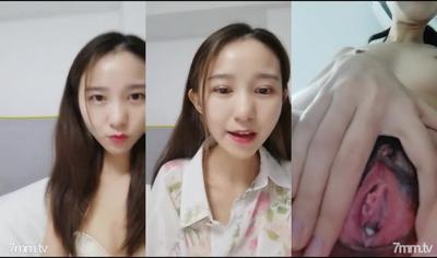 The Good-looking Little Stewardess Zixian Said: &quotMy Girlfriend Has A Cold, So I&quotm The Only One Showing Off Today. For The Sake Of Money, The Little Sister Is Going All Out, And She Masturbates Repeatedly With Her Finger Jumping Egg, Her Expression Is So L