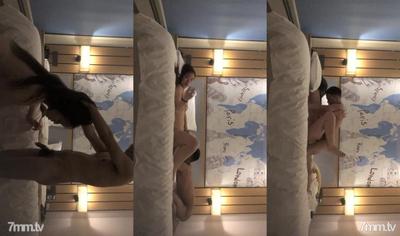 2022-1-2 《鑫仔丶探花》豐滿美臀小少婦,摸摸屁股扣騷穴,按頭深喉口交 ,扶著大白屁股爆操,雙腿肩上扛抽插