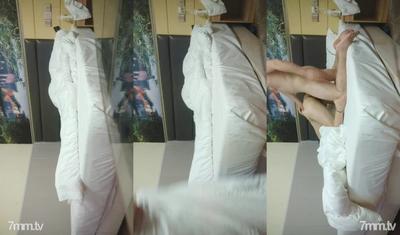2022.1.21,【愛情故事】,年度最佳泡良教程,33歲人妻,第三砲,這次學會主動服務,舔胸後入鴛鴦浴,翹臀高聳激情不停止