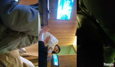 【新片速遞】2022.2.23,【流浪寻花】,重金足浴店忽悠,26岁极品小姐姐,相约驱车酒店开房