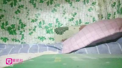 Brother Tanhuahui Takes You To Explore The Secrets Of A Street Girl Next To The Hongqi Farmer&quots Market And Strike Up A Conversation With A Girl Who Eats Betel Nuts 1