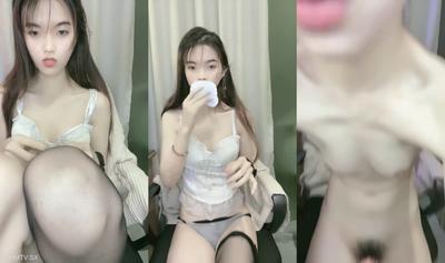 More Than 80 Catties Slim Sister! Recently Launched A Large-scale Show In The Sea! Long Legs In Black Stockings, Beautiful Ass And Dildo Insertion