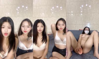 Cute And Cute Little Sister! Double Girls Show With Girlfriends! Dildo Inserts Pink Pussy, Taking Turns Masturbating, Making It Wet