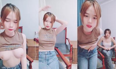 Pure ceiling! Beautiful girl Yan Bao! Bring beautiful girlfriends together, small-scale exposed tits, white and tender breasts are very firm