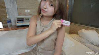 fc2-ppv 4972798 【First Time 70 Off】0414_T001 18-year-old Kannachan Caught Cheating by Husband
Even if you stop them, a married woman with kids can&quott stop her secret trysts. A black guy impregnates her and cums inside without asking!
Is this it？ Family br