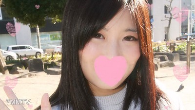 FC2-PPV 816729 全臉露出♥現役S級JD的不停止幼陰道痙攣高潮♥被看見而感到興奮的變態性欲覺醒公開自慰初體驗♥連續高潮弄濕床上的洪水敏感小穴♡【無馬賽克】附贈寫真集
