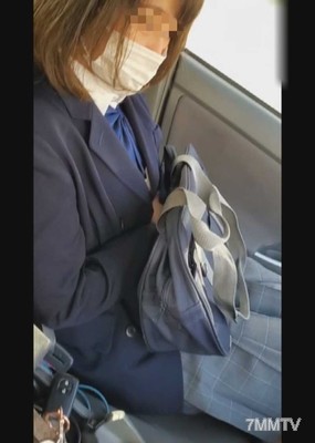 fc2-ppv 2228931 「明天見啦拜拜」在學校門口上了叔叔的車，前往酒店。進學高二，因為初次相遇而被無情地內射