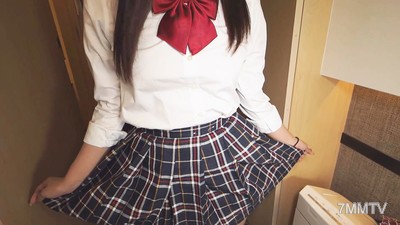 fc2-ppv 2280093 【無】G罩杯21歲的現役女大生再降臨!穿著自備制服從腳交開始,到內褲全露出玩法,合法萝莉♡被大量内射!!※高畫質評論特別獎品附贈