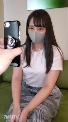 fc2-ppv 2306600 (兩部作品合計77分)14歲2980【無】嚣張的黑髮美少女。被帶進公共廁所,多人強暴中,未經許可拍攝。特典提供3P影片。