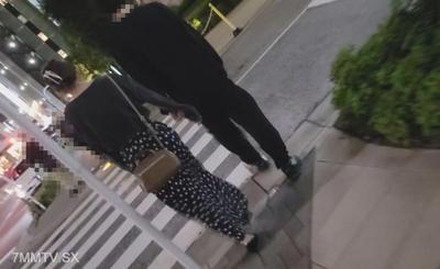fc2-ppv 3253618 【Personal】The slender beautiful wife spreads her legs and says, "Is this good?" while pressing forward