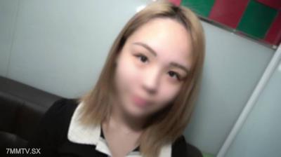 fc2-ppv 4537154 【私服＆游泳衣】皮膚白皙、肌膚細嫩的18歲女孩。就算是處女，也很熟悉如何應付男人的陽物。